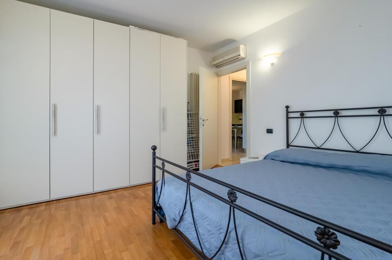 Piana Di Solaro Modern Flat & Swimming Pool Apartment เลริชี ภายนอก รูปภาพ